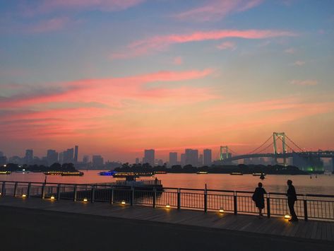 Sunset over Odaiba, Tokyo.  https://www.reddit.com/r/japanpics/ Tokyo Sunset, Odaiba Tokyo, Japan Beach, Japan Summer, Sunset Rose, Tokyo City, Japanese Interior Design, Go To Japan, Odaiba