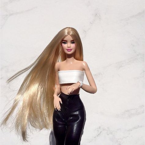 Making Wigs, Angora Goat, Barbies Pics, Barbie Images, Fashion Gal, Barbie Model, Barbie Dress Fashion, Girls Support Girls, Barbie Doll House