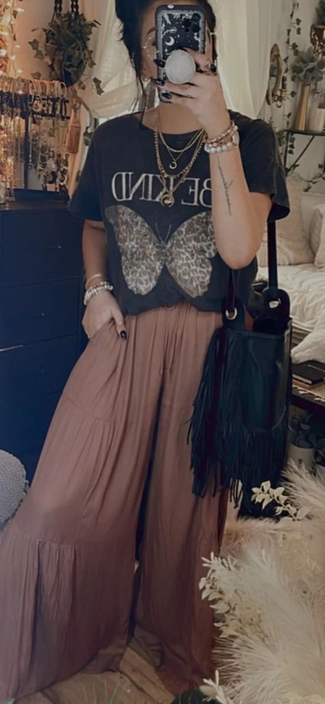 Business Bohemian Outfits, Boho Black Pants Outfit, Boho Outfits For Short Women, Grown Up Boho Style, Over 50 Boho Fashion, What To Wear To Hozier Concert, Mexican Restaurant Outfit Ideas, Masc Boho Outfits, Office Boho Outfit