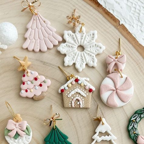 Christmas Ornaments Polymer Clay, Clay Ornament Ideas, Homemade Clay Ornaments, Polymer Clay Ornaments Diy, Clay Ornaments Christmas, Polymer Ornaments, Polymer Clay Christmas Ornaments, Fimo Christmas, Christmas Clay Earrings