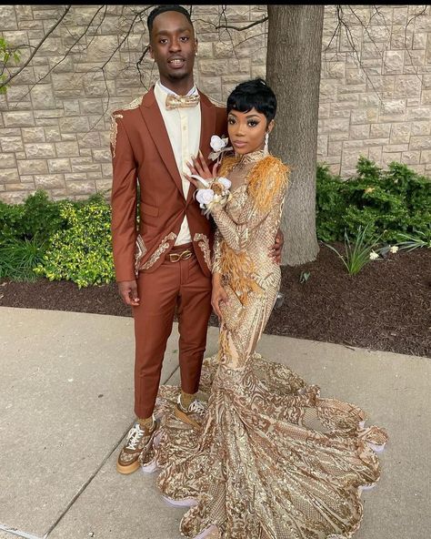 Couple Prom Outfits, Matching Prom, Couple Prom, Prom Tux, Prom Dates, Prom Photoshoot, Prom Inspo, Prom Date, Prom Ideas