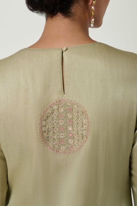 Bee Necklaces, Ikkat Kurtis, Satin Kurta, Beaded Pillow, Churidar Designs, Simple Kurta Designs, Designer Kurti Patterns, Neck Designs For Suits, Kurti Embroidery Design