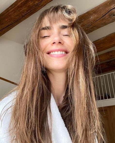 Lily Collins on Instagram: "Happy Monday from me and the bangs…" Artsy Hair, Egirl Hair, Layered Hair With Bangs, Old Hairstyles, Front Braids, Shaggy Haircuts, Hair With Bangs, Curly Hair With Bangs, Long Hair With Bangs