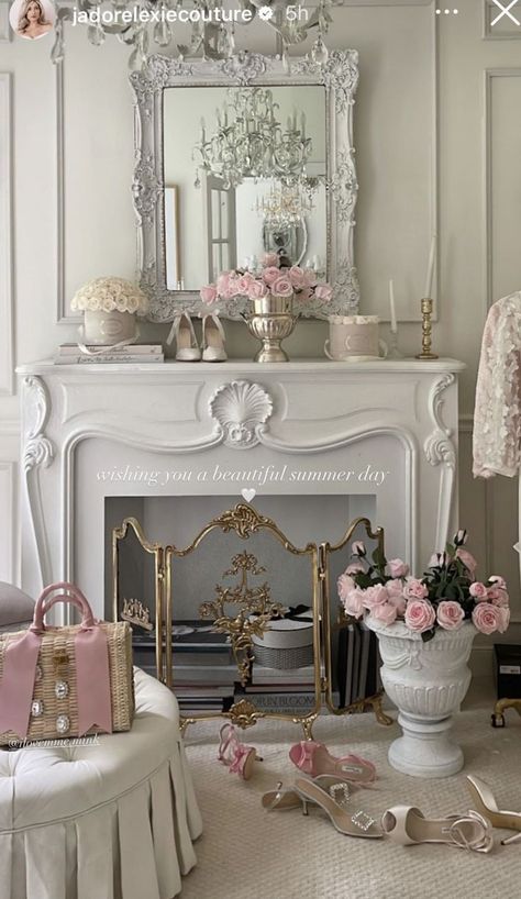 Camino Shabby Chic, Mantle Remodel, Shabby Chic Fireplace, Shingle Cottage, Bedroom Furniture Placement, Antique Room, Fireplace Diy, Designer Homes, French Brocante