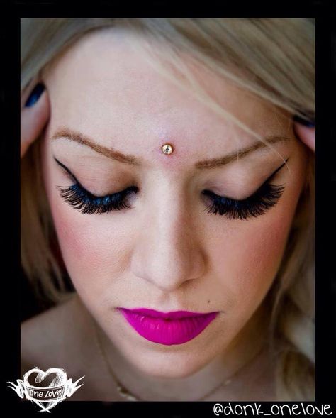 Third Eye Dermal Piercing, Third Eye Dermal, Eye Dermal, Third Eye Piercing, Third Eye Art, Eye Piercing, Style Moodboard, Cool Piercings, Dermal Piercing