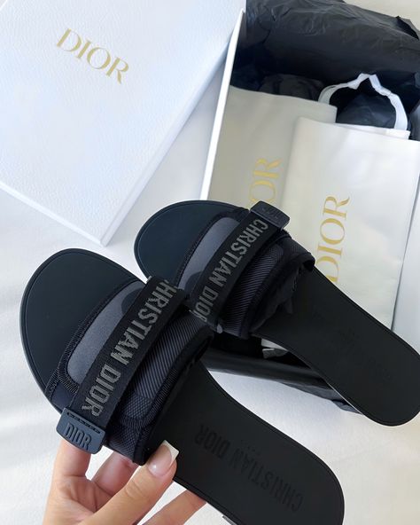 Christian Dior Aesthetic Outfit, Baddie Sandals, Baddie Slides, Designer Unboxing, Dior Unboxing, Dior Slippers, Christian Dior Slides, Baddie Shoes, Christian Dior Sandals