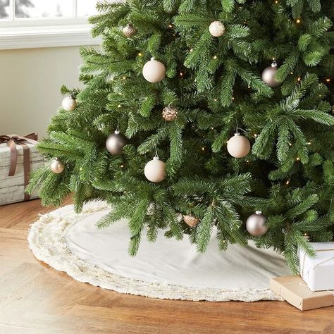 Have yourself an elegant little Christmas with this tree skirt. The fringe border adds pizzazz in friendly neutrals. It is made of recycled wool. Christmas Horses, Handmade Christmas Tree, Stocking Tree, Hand Applique, Tree Stand, Home Designs, Tree Skirt, Decoration Christmas, Beautiful Tree