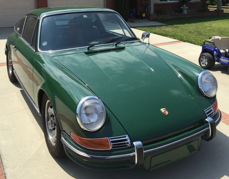 Green Over Tan Porsche, Porche Vintage, Ray Kappe, 993 Porsche, Green Porsche, Heather Wedding, Singer Porsche, Porsche 993, Porsche 964