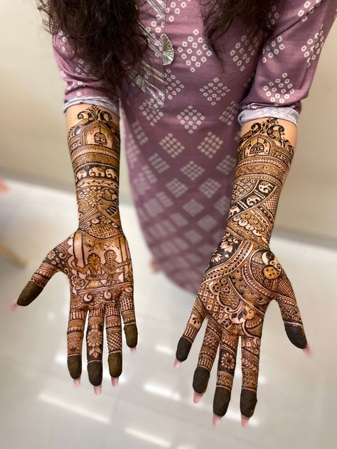 Bridesmaid mehendi design Mehendi Design Bridesmaid, Mehendi For Bridesmaid, Bridesmaid Mehendi Designs, Bridesmaid Mehendi, Mehendi Ideas, Henna Style, Bridal Mehendi, Simple Mehndi, Simple Mehndi Designs