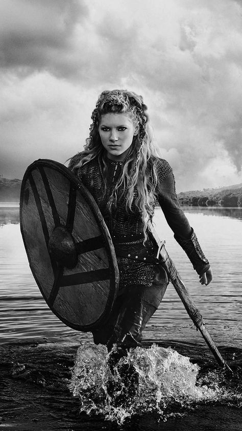 Vikings Lagertha, Viking Wallpaper, Viking Warrior Woman, Nordic Symbols, Viking Aesthetic, Viking Tattoo Sleeve, Vikings Show, Apocalyptic Clothing, Vikings Tv Show