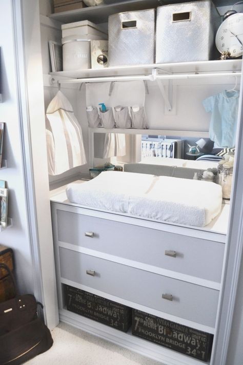 Short on space? Put the changing table in the closet and add mirror for extra light! #nursery #organization #storage Montessori Changing Station, Nursery Changing Station, Mermaid Soul, Nursery Guest Room, Nursery Diy, Small Space Hacks, Baby Storage, Changing Table Dresser, Baby Changing Tables