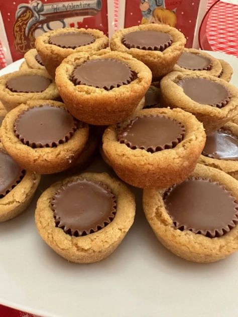 How To Make Reese's Peanut Butter Cup Cookies | GB's Kitchen Reese Cup Cookies, Reese's Peanut Butter Cup Cookies, Reeses Cookies, Sugar Cookie Cups, Reese's Peanut Butter Cup, Cup Cookies, Peanut Butter Cup Cookies, Christmas Candies, Peanut Butter Cookie Dough