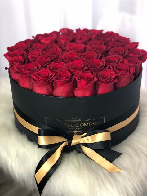 Ideas Valentines Day, Food Bouquet, Flowers Luxury, Birthday Flowers Bouquet, Rosen Box, Luxury Flower Bouquets, Flower Decorations Diy, Rose Flower Wallpaper, Flower Box Gift