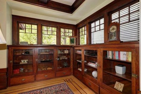 1920s Home Interior Craftsman Style, Art Deco Craftsman, Craftsman Built In Bookcase, Updated Victorian Interior, 1920s Home Interior, Craftsman Style Interiors, Built In Desk And Shelves, Craftsman Architecture, Craftsman Interiors