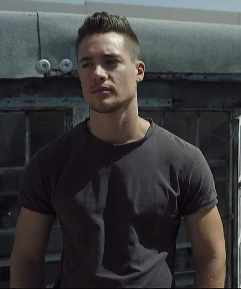 Alexander Dreymon, Hot Dads, The Last Kingdom, Hot Actors, Hollywood Actor, Dream Guy, Fan Club, Man Crush, Male Beauty