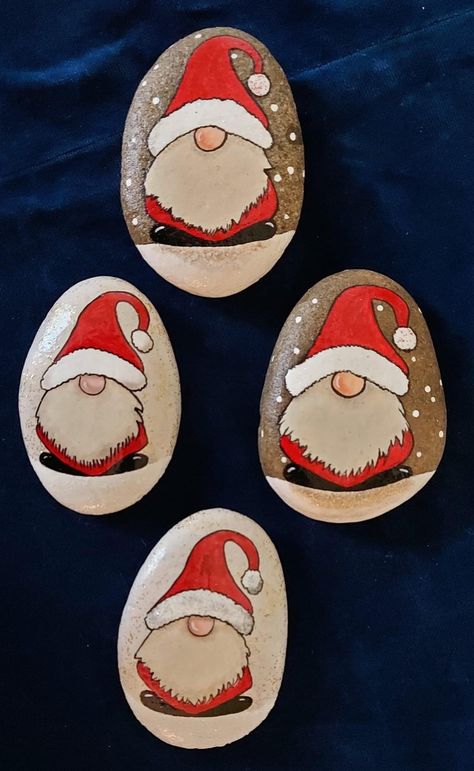 Winter Rocks, Painted Rock Cactus, Christmas Pebble Art, Decorative Painting Patterns, Diy Christmas Paintings, Garden Rock Art, Rock Painting Tutorial, Diy Rock Art, Rock Painting Ideas