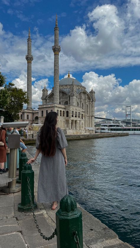 Istanbul Pictures Ideas, Turkey Picture Ideas, Turkey Instagram Pictures, Istanbul Picture Ideas, Istanbul Outfit Ideas Summer, Istanbul Photo Ideas, Istanbul Aesthetic, Istanbul Pictures, Photoshoot London