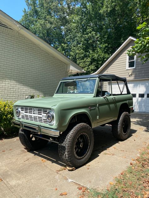 ford bronco, bronco aesthetic, green bronco, ford bronco aesthetic, bronco Bronco Ford Green, Vintage Ford Bronco Green, Old Does Bronco, 1977 Ford Bronco, Aesthetic Bronco, Vintage Ford Bronco Aesthetic, 80s Bronco, Ford Bronco Old, Vintage Bronco Ford