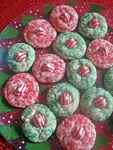 Candy Cane Kiss Cookies, Kisses Cookies, Christmas Morning Recipes, Chocolate Snowballs, Sour Cream Cookies, Christmas Cookie Recipes Holiday, Chewy Gingerbread Cookies, Fruit Cake Cookies, Favorite Christmas Recipes