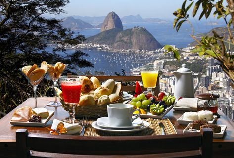 Brazilian Breakfast, Brazilian Drink, Breakfast Around The World, Latin American Food, Brazilian Coffee, Brazilian Food, Culinary Skills, Perfect Breakfast, Breakfast In Bed