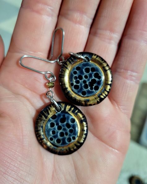 Solar eclipse earrings are ready for Sunday!!! ;) Crystals For Solar Eclipse, Eclipse Earrings, Witchy Eclipse, Charging Gemstones Eclipse, Solar Eclipse Crystals, Solar Eclipse, Solar