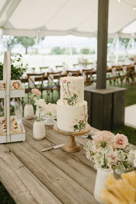 Wedding Cake Dessert Table, Spring Wedding Cake, Cake Dessert Table, Party Dessert Table, Wedding Cake Table, Wedding Dessert Table, Wedding Dessert, Spring Mood, Garden Party Wedding