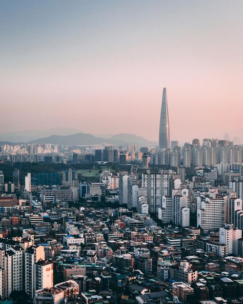 I’m biased, but the Seoul skyline sure is nice. Landscape Korea, Seoul Skyline, Seoul Photography, Korea Photography, South Korea Photography, Seoul Korea Travel, Korea Wallpaper, South Korea Seoul, South Korea Travel