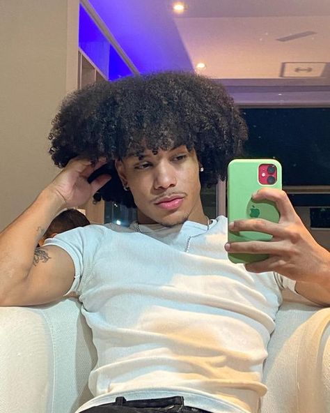 Afro Hair Boy, Curly Aesthetic, Pretty Brown Hair, V Shaped Haircut, Mens Twists Hairstyles, Fade Haircut Curly Hair, Hair Twists Black, Curly Hair Black, Natural Hair Men