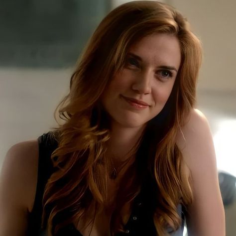 Briar Black is the daughter of Regulus Black and Agni Hendrix. She's … #fanfiction #Fanfiction #amreading #books #wattpad Jenna Vampire Diaries, Jenna Sommers, Tog Characters, Sara Canning, Tvdu Characters, Mom Characters, The Vampire Diaries Characters, Davina Claire, Tvd Dr