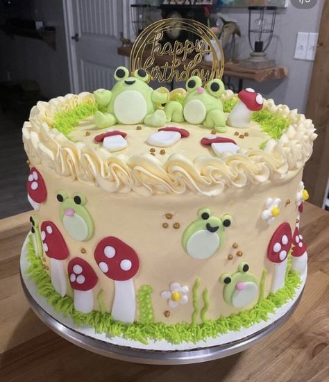 Cute Cake Designs Simple Easy, Mushroom Theme Cake, Cottagecore Cake, Mushroom Theme, Mushroom Cake, Frog Mushroom, Funny Birthday Cakes, Cute Baking, Bday Cake