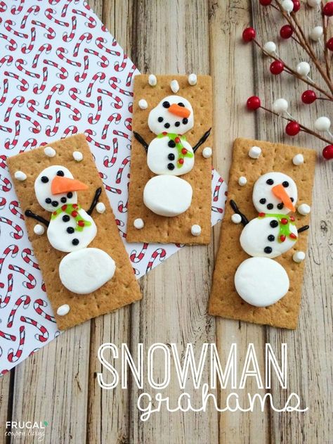 Frugal Coupon Living's Snowman Grahams - a Christmas Kid's Food Craft. Great for a school party or holiday classroom activity idea. Christmas Food Crafts, Holiday Food Crafts, Christmas Recipes For Kids, Kids Food Crafts, Snowman Treats, Edible Crafts, Christmas Crafts For Kids To Make, Alternative Christmas, Easy Christmas Crafts