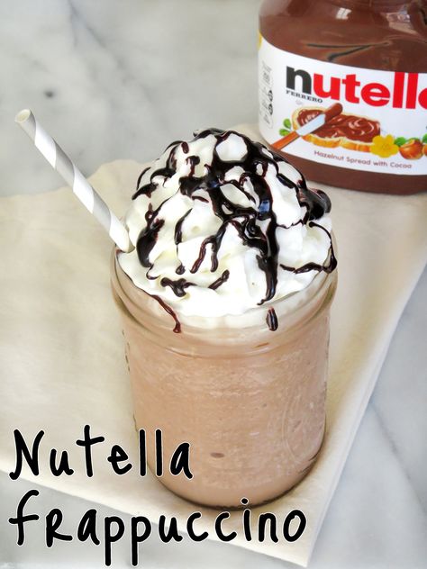 Enjoy the delicious chocolate and hazelnut flavor of Nutella in this tasty frozen Frappuccino! Nutella Frappuccino, Nutella Drink, Diy Nutella, Starbucks Copycat Recipes, Frappe Recipe, Frappuccino Recipe, Copycat Starbucks Recipes, Starbucks Drinks Recipes, Nutella Recipes