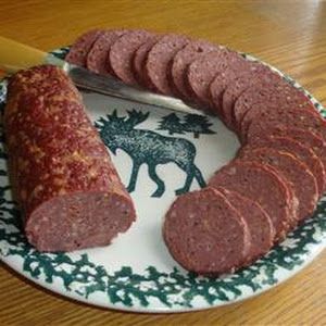 Venison Summer Sausage Recipe, Homemade Summer Sausage, Venison Sausage Recipes, Summer Sausage Recipes, Homemade Sausage Recipes, Deer Recipes, Deer Meat Recipes, Summer Sausage, Jerky Recipes