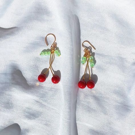 Par de aretes largos en forma de cereza Funky Earrings