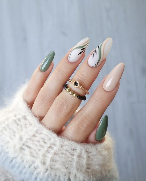 Wedding Nails Green And White, Wedding Nails With Green, Matte Winter Nails Almond, Summer Nail Design 2024, Acrylic Nail Designs Green, Nails Inspiration Green, Plant Nail Designs, Hard Gel Nails Design, Fake Nails Designs