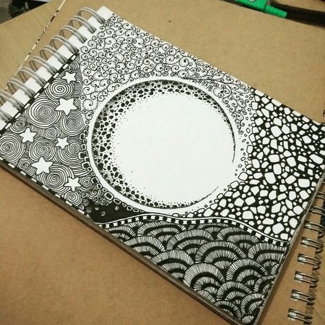 Moon Moon Zentangle Art, Moon Zentangle, Doodle Techniques, Zentangle Doodles, Ink Doodles, Zen Doodle Patterns, Circle Drawing, Zentangle Artwork, Zen Doodle Art