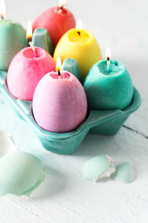 DIY Colorful Egg Candles | Hello Glow Diy Osterschmuck, Candle Tutorial, Creative Easter Eggs, Egg Candle, Candles Diy, Old Candles, Easy Easter Crafts, Easter Eggs Diy, Easter Projects