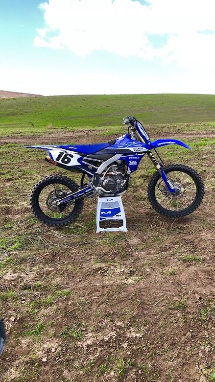 Dirt Scooter, Yamaha Dirt Bikes, Yamaha Motocross, Motocross Love, Cool Dirt Bikes, Image Moto, Motorcross Bike, Motorcycle Dirt Bike, Pretty Bike