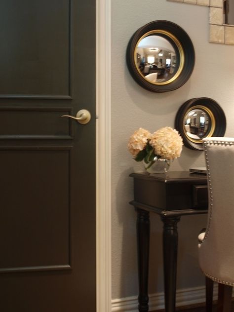 Chocolate brown doors (Benjamin Moore Dragon's Breath), white trim {The Creativity Exchange} Painting Interior Doors Black, Painted Interior Doors, Dallas Interior Design, Black Interior Doors, Open House Plans, Brown Doors, Doors Design, Revere Pewter, Perfect Paint Color