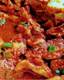 Mexican Red Chicken, Chicken In Red Sauce Mexican, Red Chili Chicken, Chicken Recipes With Red Sauce, Chicken In Red Sauce, Chicken With Red Sauce, Mexican Chili Sauce, Red Chilaquiles Recipe, Pollo Loco Chicken Recipe