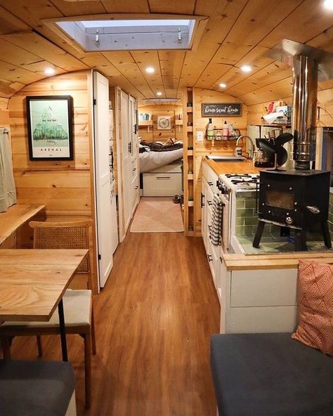 Tiny Mobile House, Camper Redo, Converted School Bus, Bus Interior, Bus Living, Van Conversion Interior, School Bus Conversion, Diy Camper Remodel, Mobile Home Living