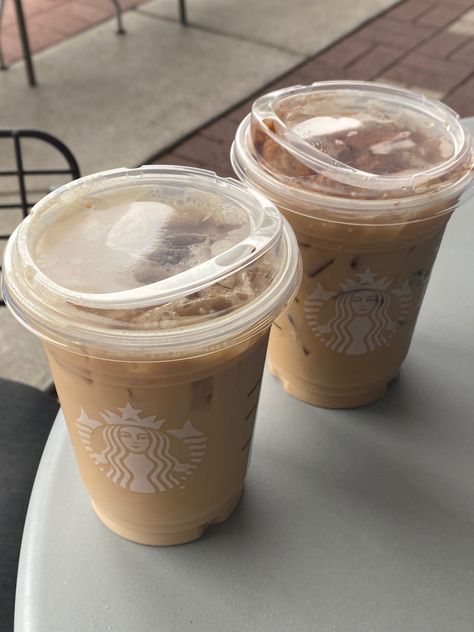 Iced Coffee Starbucks, Iced Coffee Aesthetic, Iced Lattes, Cold Starbucks Drinks, Coffee Board, Coffee Aesthetics, Fruit Ice Cream, Fruit Ice, Coffee Obsession