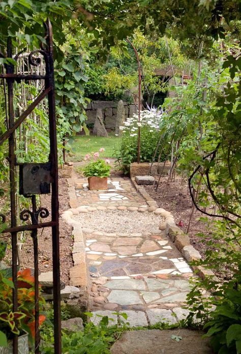 A 20'-long mosaic walkway wends through the space. Garden Walkway Ideas, Granite Quarry, Mosaic Walkway, Stone Garden Paths, Walkways Paths, Garden Paving, Garden Walkway, Aesthetic Couple, Stone Path