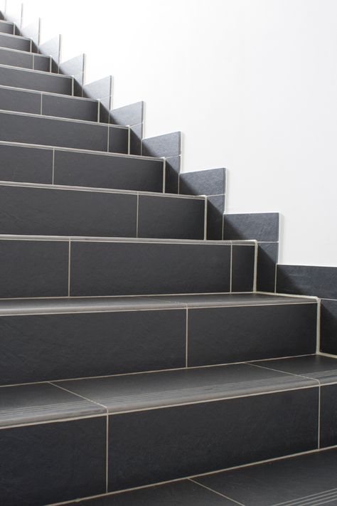 Step Tiles Design, Stairs Tiles Design Modern, Stair Tiles Ideas, Tile Stairs Indoor Staircases, Staircase Tiles Design, Stairs Interior Design, Tiled Stairs, Tile Facade, Apartment Stairs