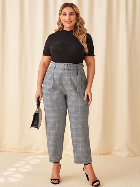 Trendy Business Casual Plus Size, Business Wear Plus Size, Plus Size Sophisticated Outfits, Work Fits Plus Size, Plus Size Casual Pants, Corporate Attire Women Plus Size Summer, Corporate Attire Women Plus Size Business, Plus Size Plaid Pants, Corporate Fashion Plus Size