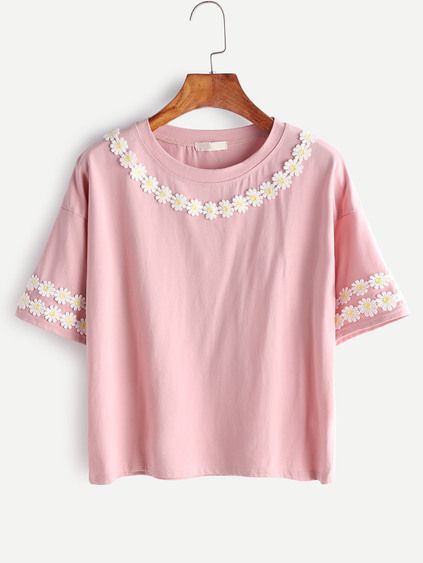 Applique Clothing, Gildan Tshirt, Fancy Frocks, Drop Shoulder Tee, Half Sleeve Tops, Trendy Fashion Tops, Pink T Shirt, Crop Top Outfits, Crochet Applique