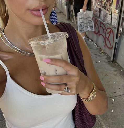 girl drinking iced coffee, accessories, selfie Streetwear Jewellery, Nyc Food Tour, Jewellery Summer, Level Up Your Life, Nails Gold, Life Vision, Jewelry Travel, Malibu Barbie, Nyc Food