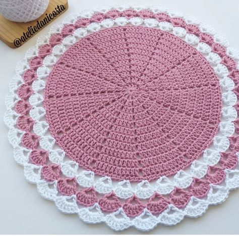 Rumal Design, Crochet Doily Rug, Crochet Table Mat, Crochet Placemat Patterns, Crochet Coasters Free Pattern, Crochet Mat, Free Crochet Doily Patterns, Crochet Leaf Patterns, Crochet Placemats