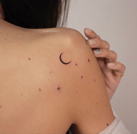 Mini Tattoo ideas Moon Tattoo Designs For Women, Tattoo Design Minimal, Twilight Tattoos, Moon Tattoo Design, Miniature Tattoos, Small Quote Tattoos, Saved Tattoo, Moon Tattoo Designs, Stick N Poke Tattoo