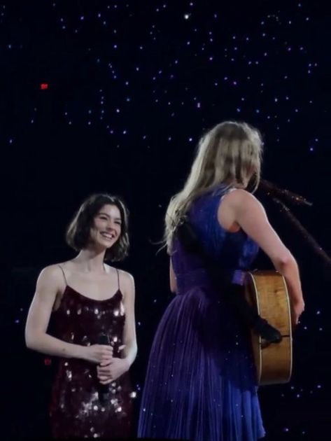 (5) Home / X Taylor And Gracie Abrams, Taylor Swift Surprise Songs, Taylor Swift And Gracie Abrams, Taylor Gracie, Gracie Abrams Eras Tour, Last Kiss, Gracie Abrams, Swift 3, Taylor Swift Pictures